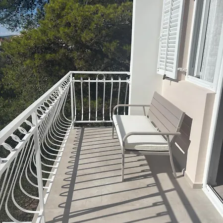 公寓 Astra Apartment *