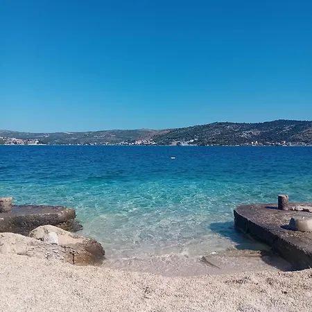 公寓 Astra Apartment *